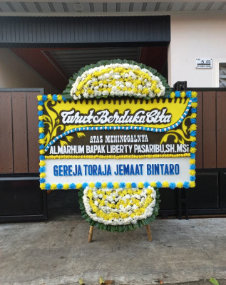 Papan Bunga Duka di Semarang Timur